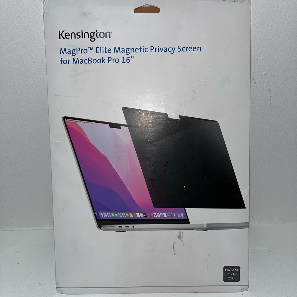 Black Magnetic Privacy Screen for MacBook Pro 16"